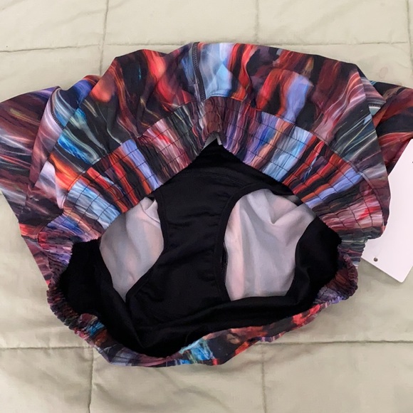 Lululemon Hotty Hot HR 4” lined short - Picture 2 of 4